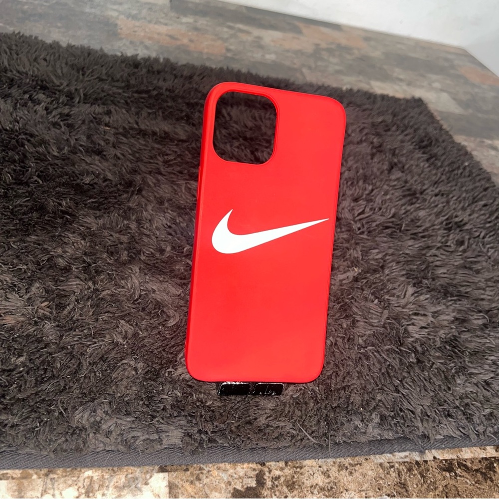 12 Pro Max Red Phone Case 🔥🔥🔥🔥🔥‼️‼️ - Picture 13 of 15